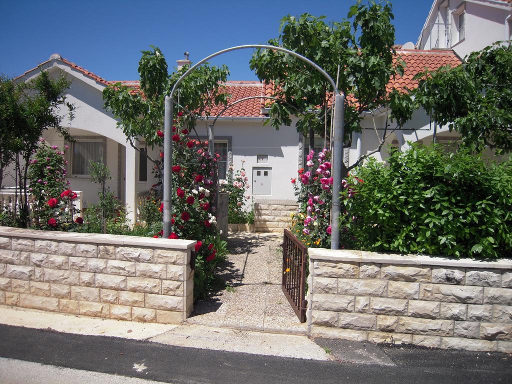 Apartments Marijeta Vir Esterno foto