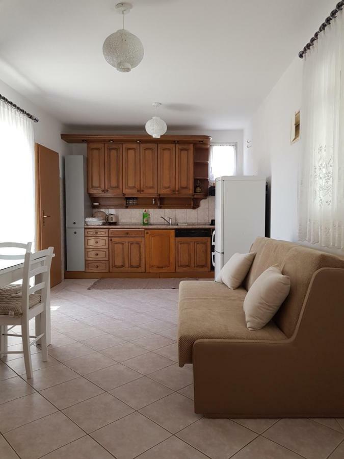Apartments Marijeta Vir Esterno foto